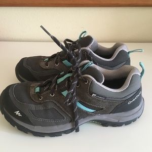 DECATHLON Quechua Waterproof Hiking Shoes US6.5